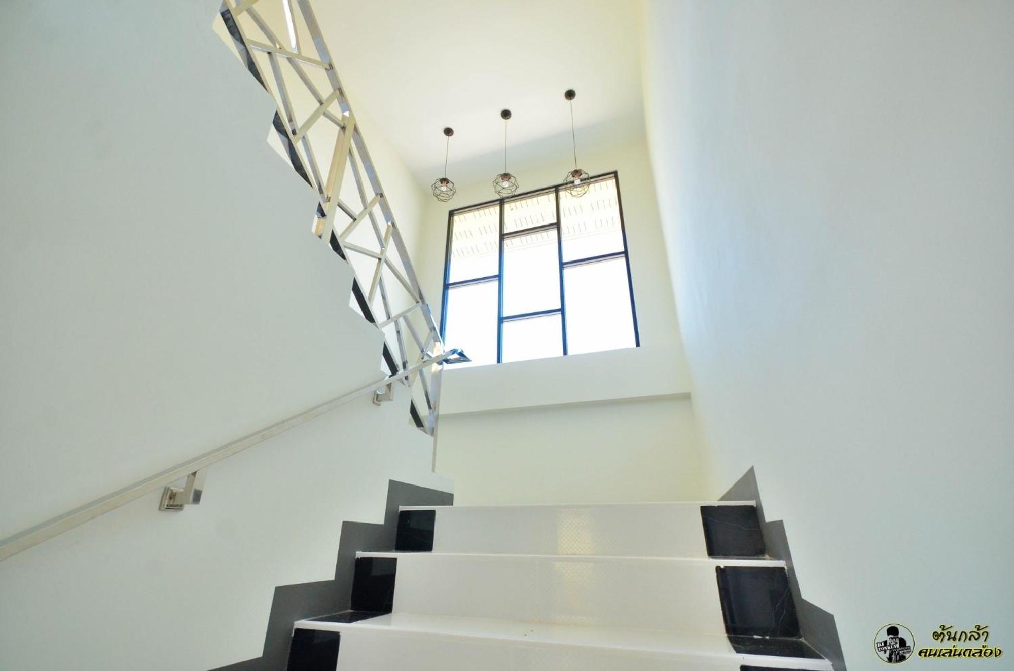 แอ่ว-ดีld Hotel&Residences Ngao Exterior photo