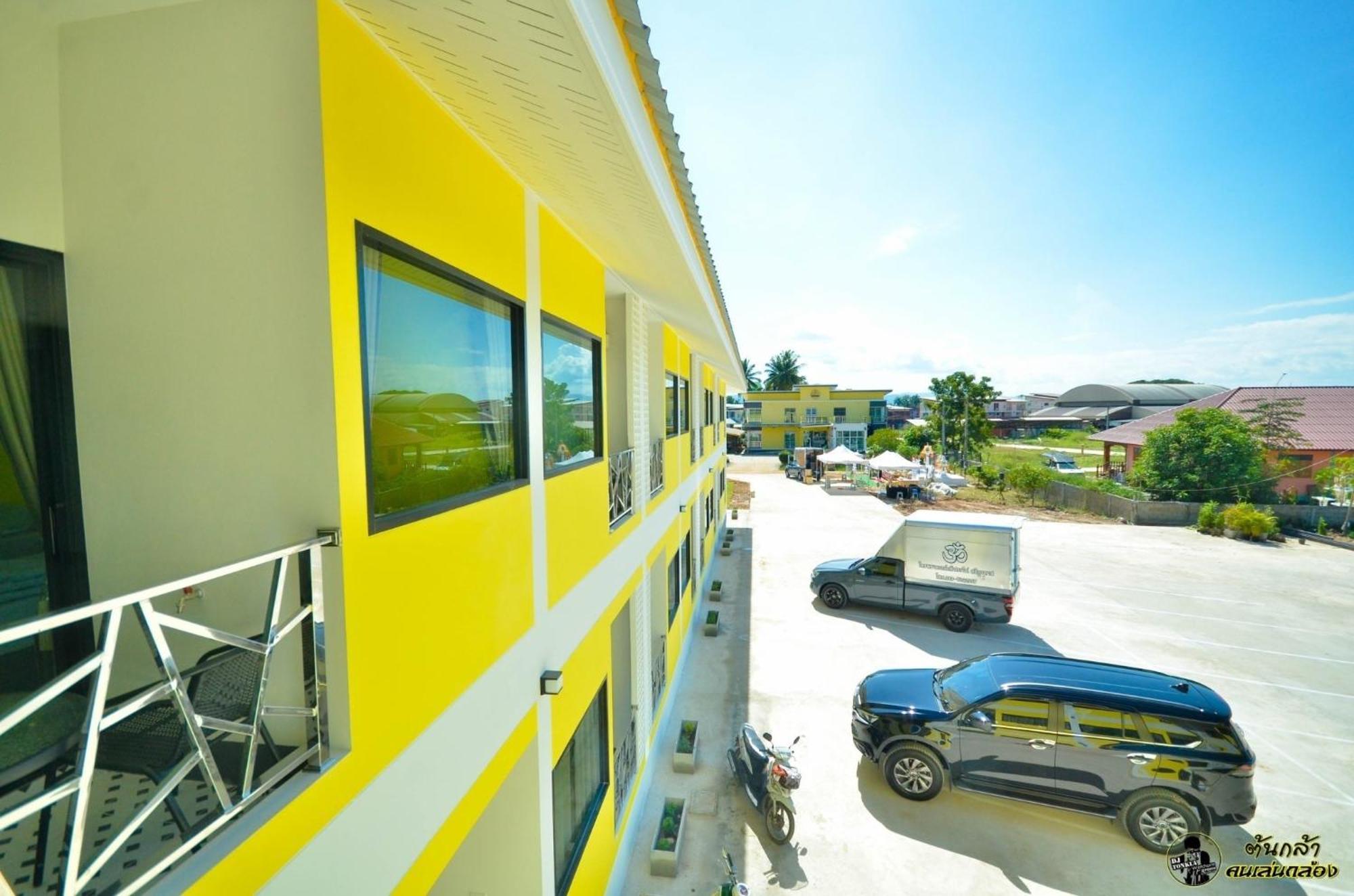 แอ่ว-ดีld Hotel&Residences Ngao Exterior photo