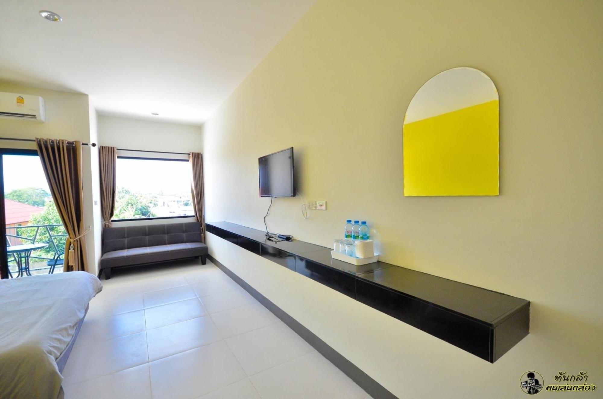 แอ่ว-ดีld Hotel&Residences Ngao Exterior photo